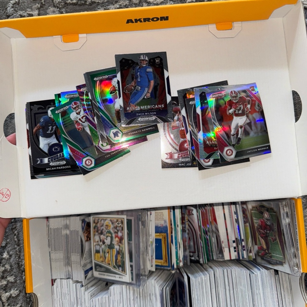 Assorted Sports Trading Cards Collection - Picture 3 of 7